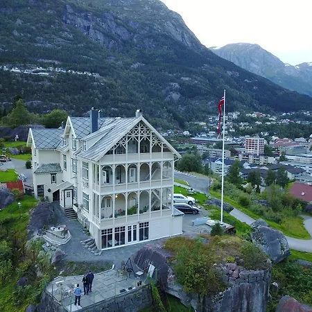 Vikinghaug Apartment Odda
